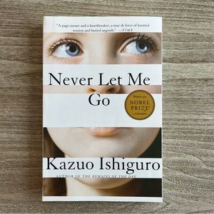 Never Let Me Go Kazuo Ishiguro paperback book